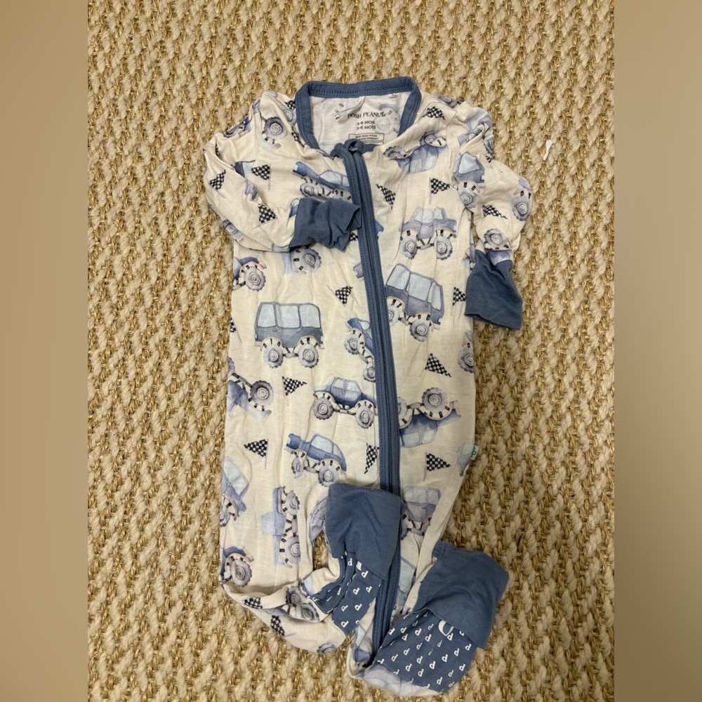 Posh Peanut bamboo footie